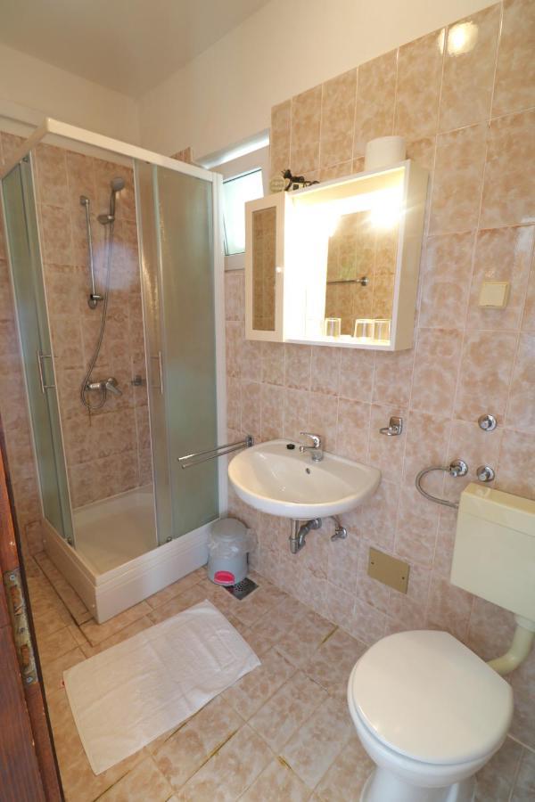 Vila Stosic Razanac Luaran gambar